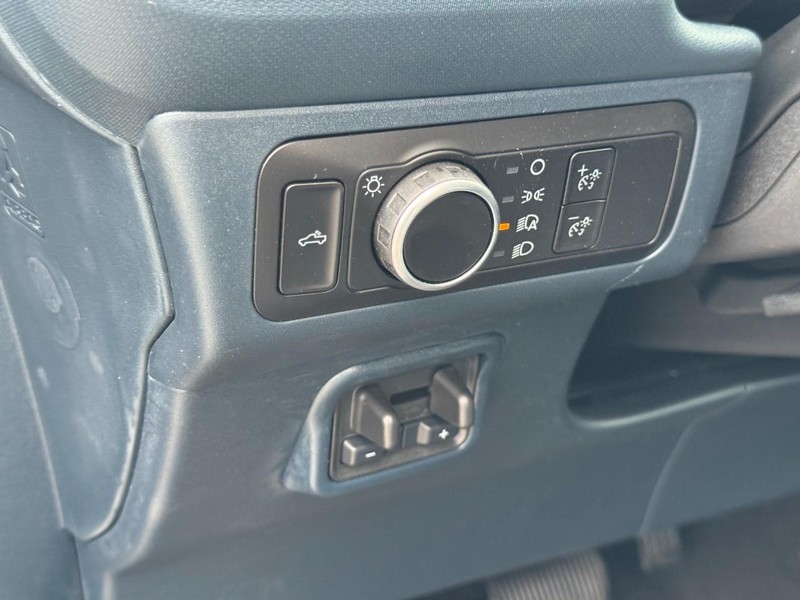 Ford Maverick Vehicle Image 14