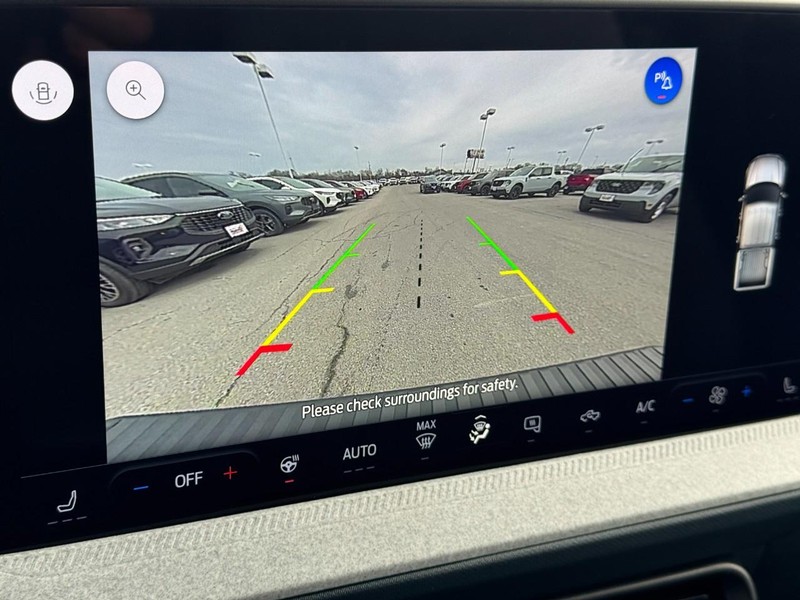 Ford Maverick Vehicle Image 18