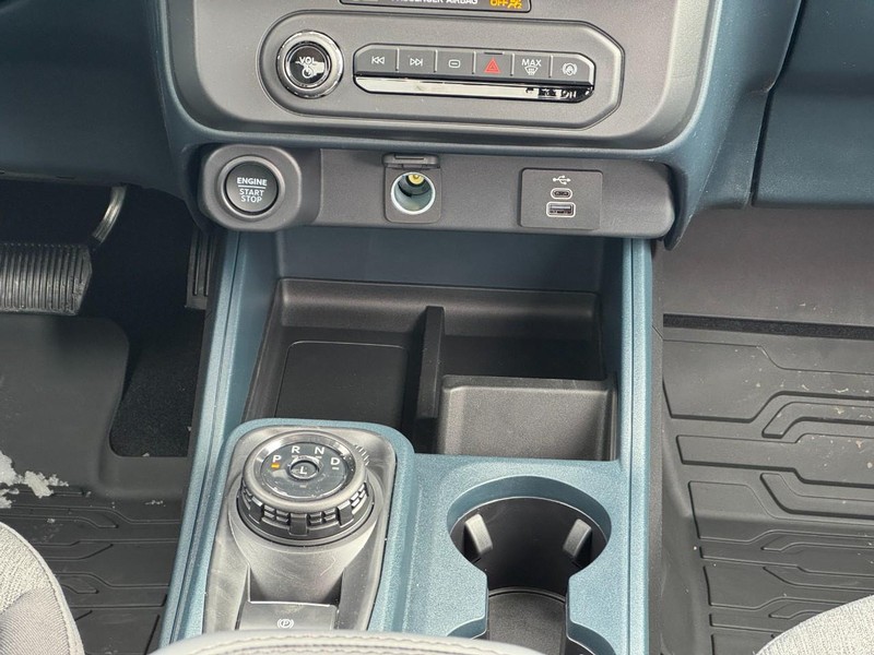 Ford Maverick Vehicle Image 09