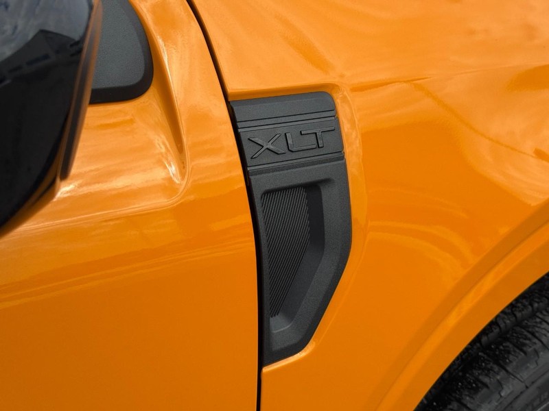 Ford Maverick Vehicle Image 10