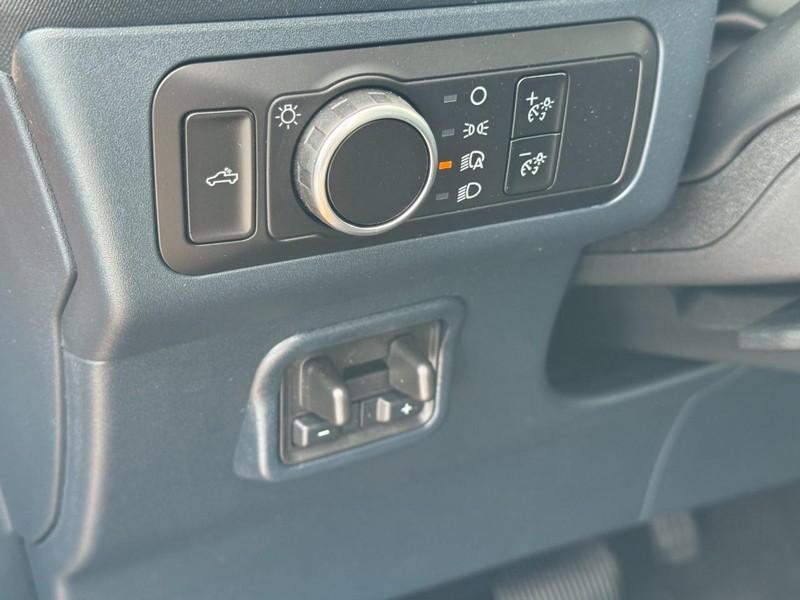 Ford Maverick Vehicle Image 13