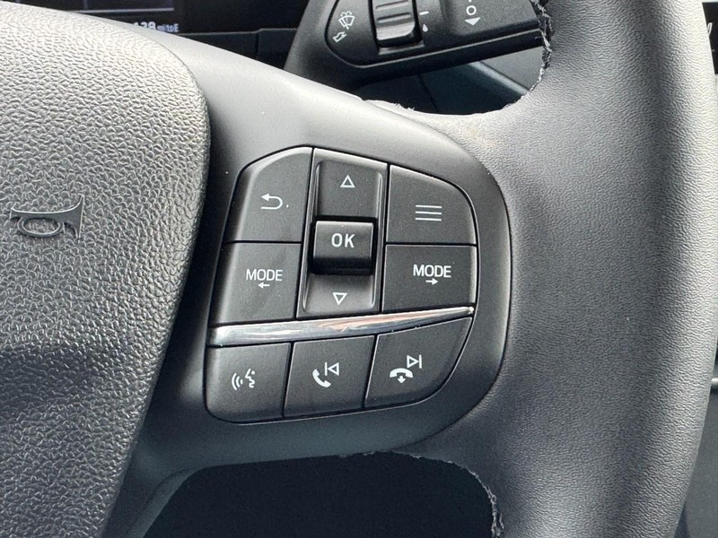 Ford Maverick Vehicle Image 15