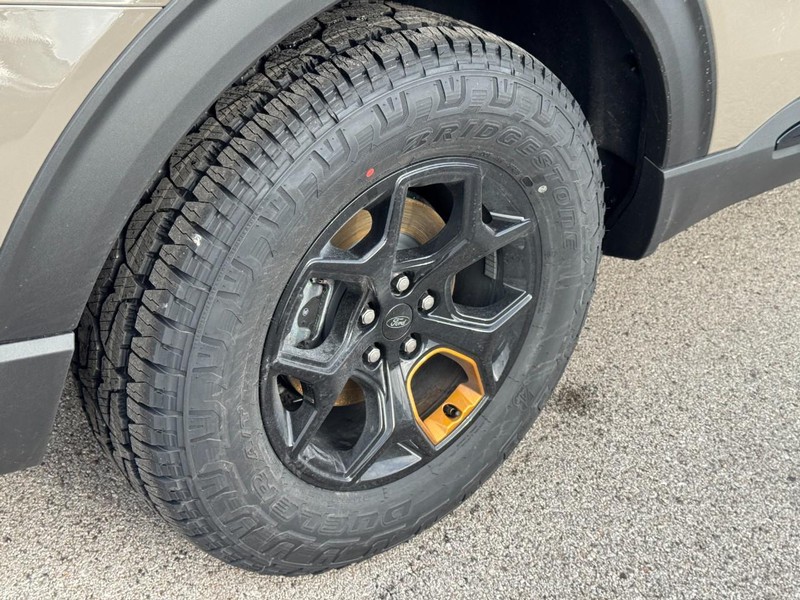 Ford Explorer Vehicle Image 04