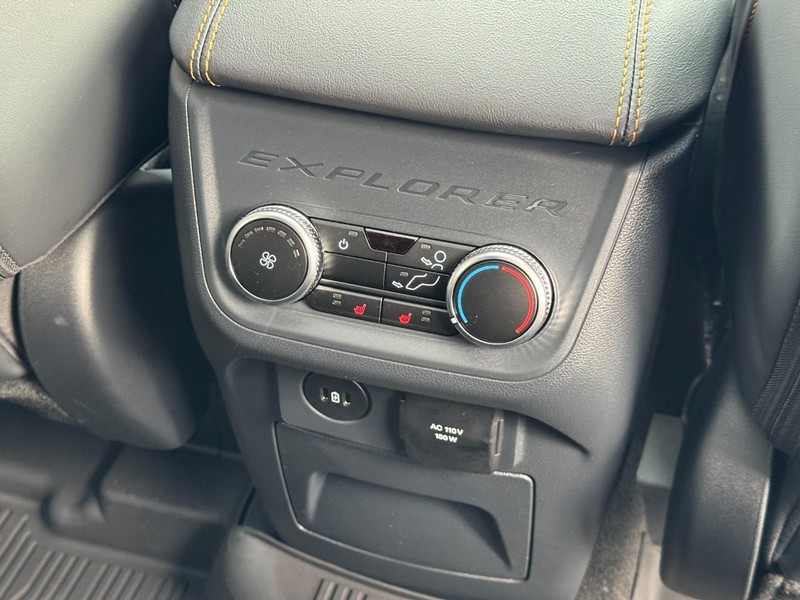 Ford Explorer Vehicle Image 11