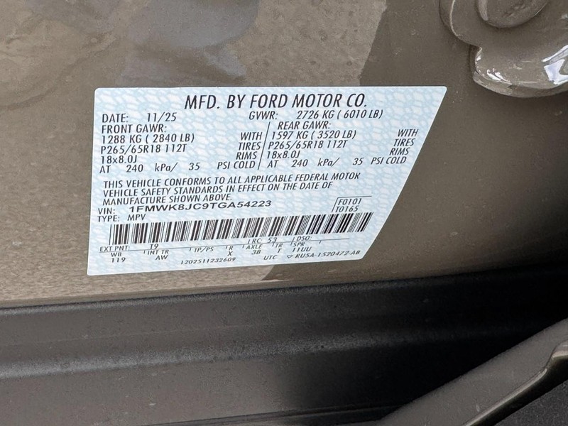 Ford Explorer Vehicle Image 19