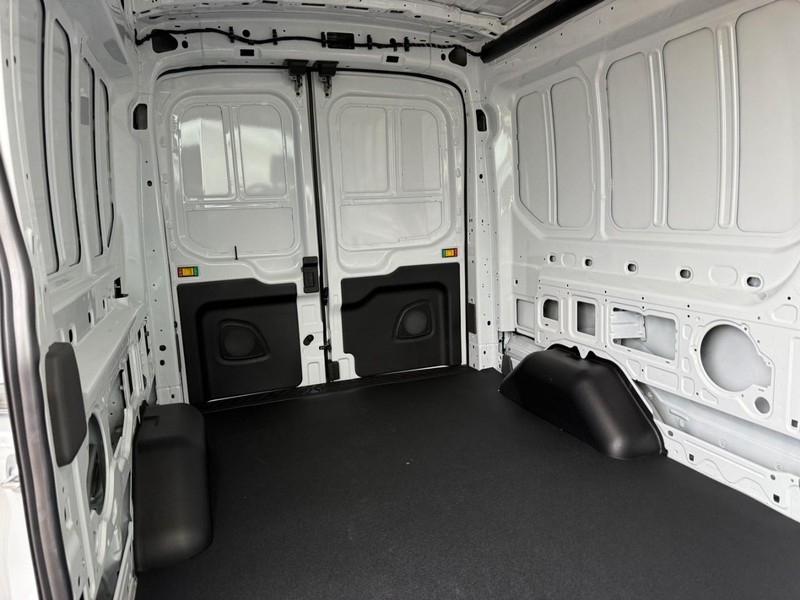 Ford Transit Cargo Van Vehicle Full-screen Gallery Image 5