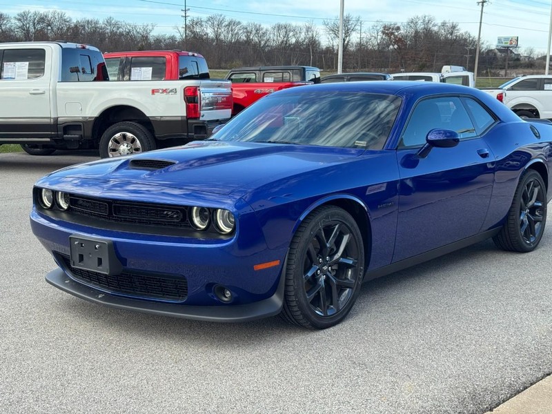 Dodge Challenger Vehicle Full-screen Gallery Image 8