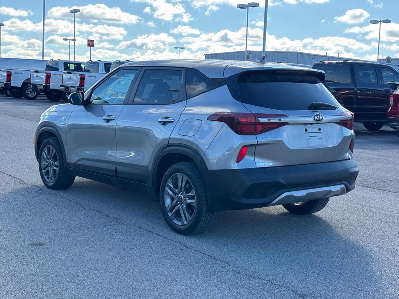 Kia Seltos Vehicle Full-screen Gallery Image 6