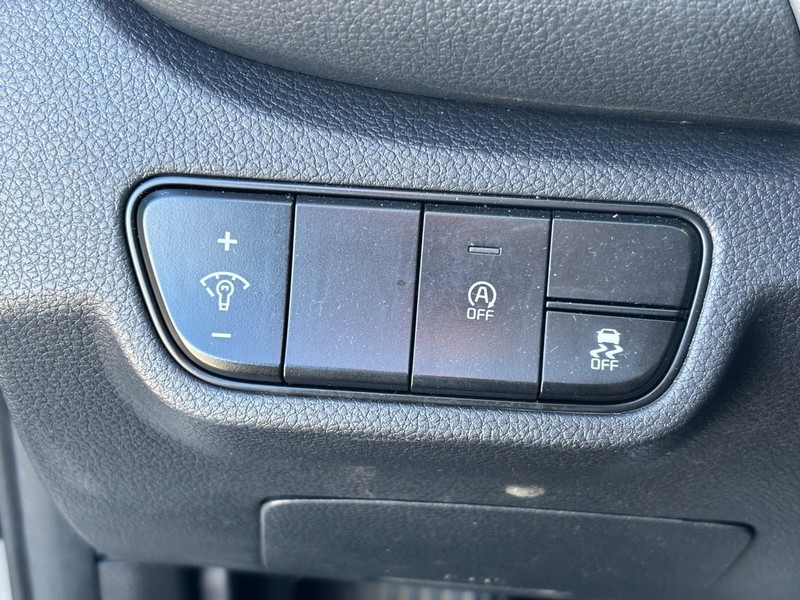 Kia Seltos Vehicle Full-screen Gallery Image 16