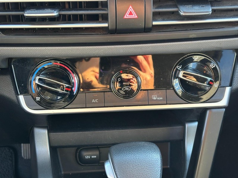 Kia Seltos Vehicle Full-screen Gallery Image 22