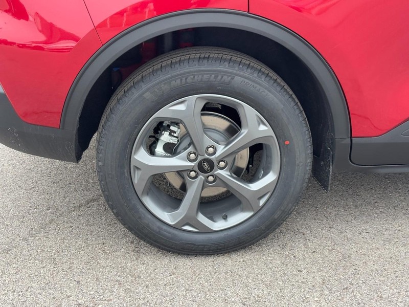 Ford Escape Vehicle Full-screen Gallery Image 4