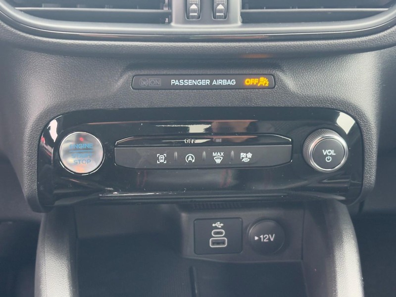 Ford Escape Vehicle Full-screen Gallery Image 16