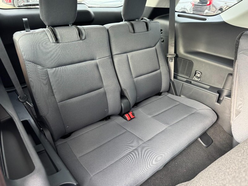 Ford Explorer Vehicle Image 06