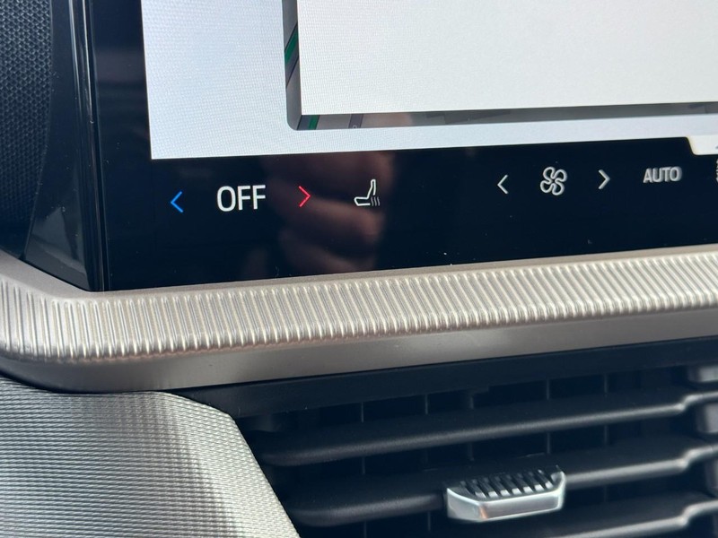 Ford Explorer Vehicle Image 16