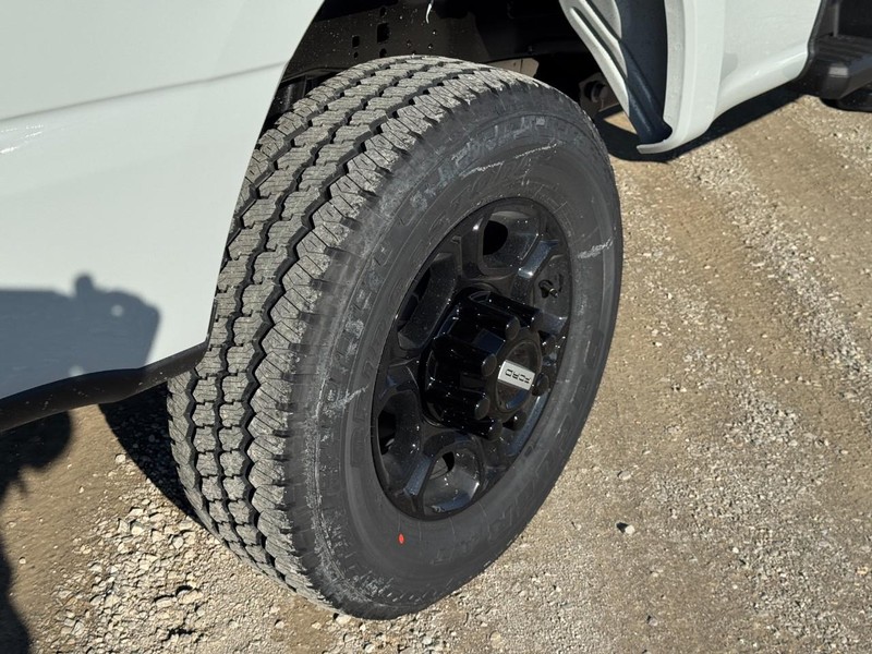 Ford Super Duty F-250 SRW Vehicle Image 05