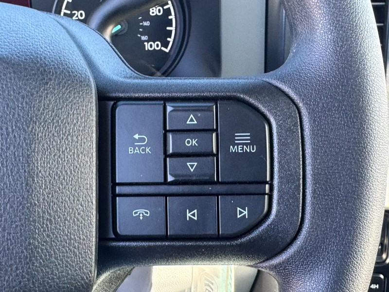 Ford Super Duty F-250 SRW Vehicle Image 12