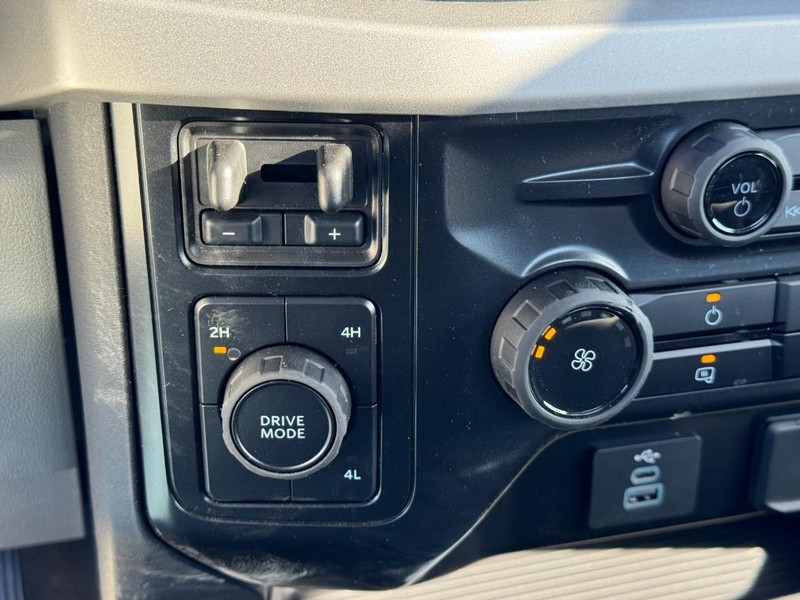 Ford Super Duty F-250 SRW Vehicle Image 13