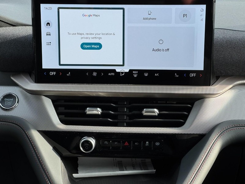 Ford Explorer Vehicle Full-screen Gallery Image 9