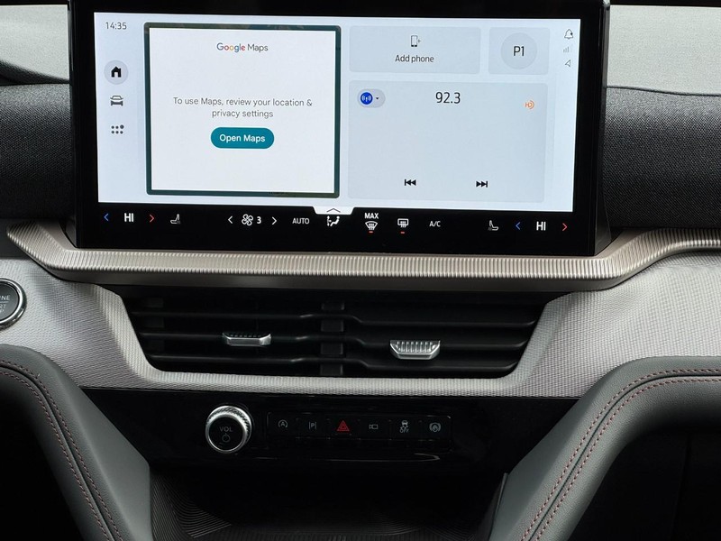 Ford Explorer Vehicle Full-screen Gallery Image 9