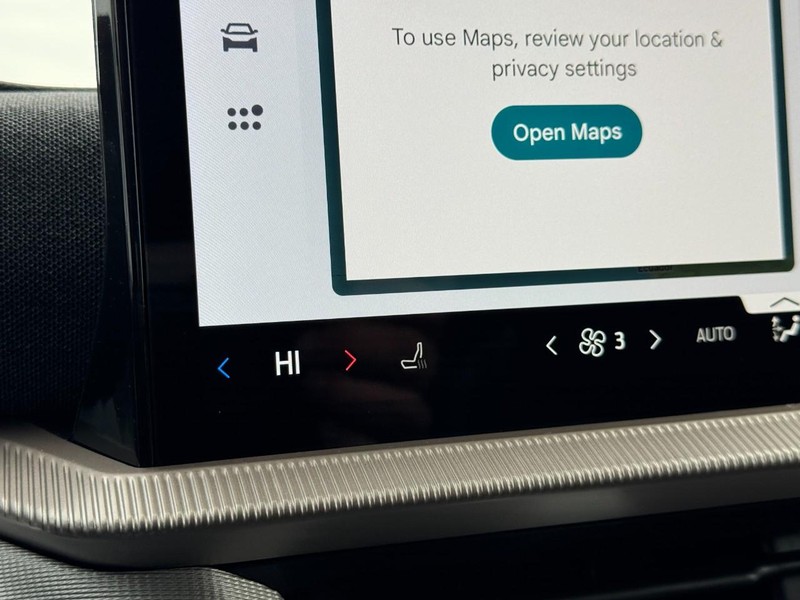 Ford Explorer Vehicle Full-screen Gallery Image 16