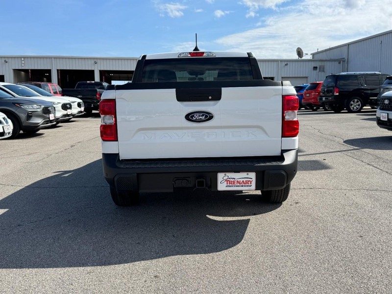 Ford Maverick Vehicle Image 04