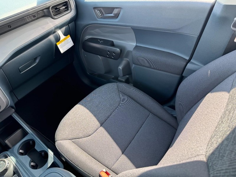 Ford Maverick Vehicle Image 14