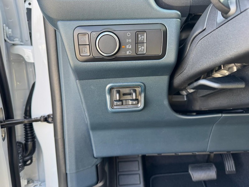 Ford Maverick Vehicle Image 20