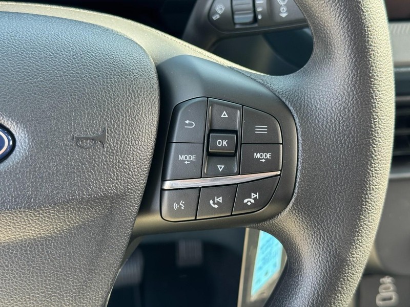 Ford Maverick Vehicle Image 22