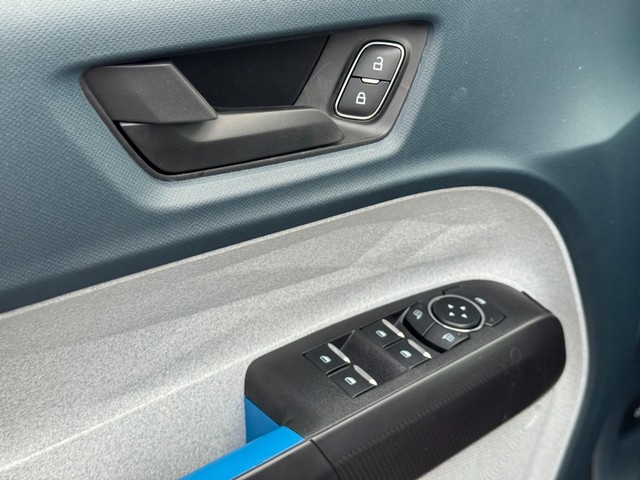 Ford Maverick Vehicle Image 10