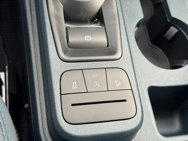 Ford Maverick Vehicle Image 15