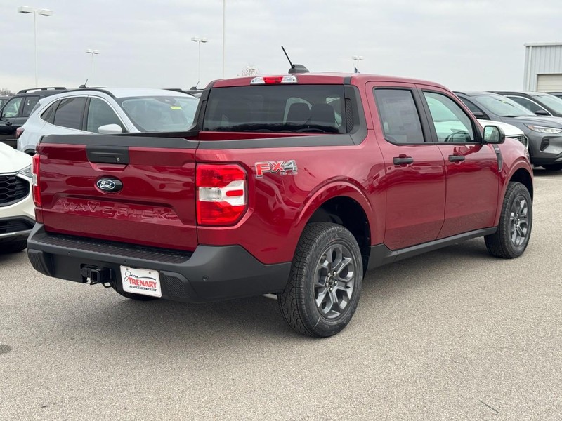 Ford Maverick Vehicle Full-screen Gallery Image 3