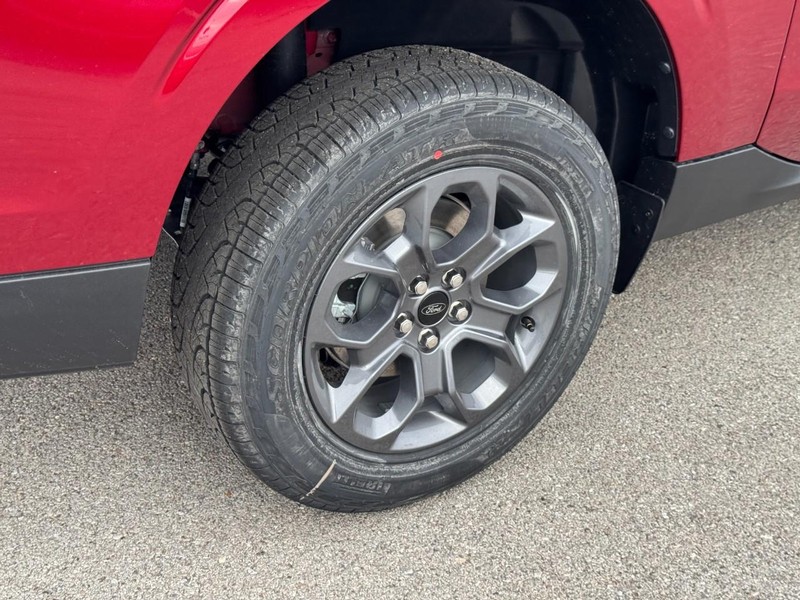 Ford Maverick Vehicle Full-screen Gallery Image 4