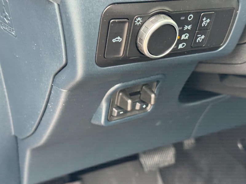 Ford Maverick Vehicle Full-screen Gallery Image 11