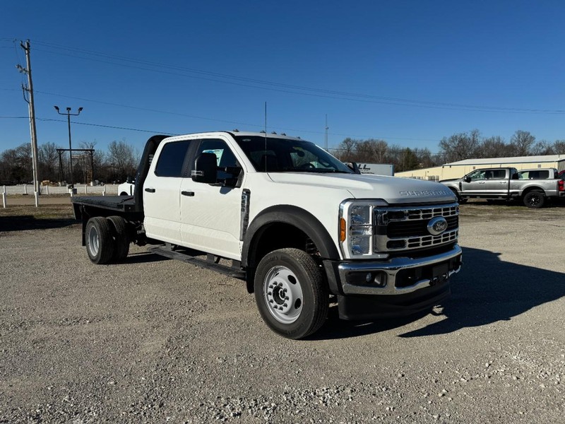 Ford Super Duty F-450 DRW Vehicle Full-screen Gallery Image 2