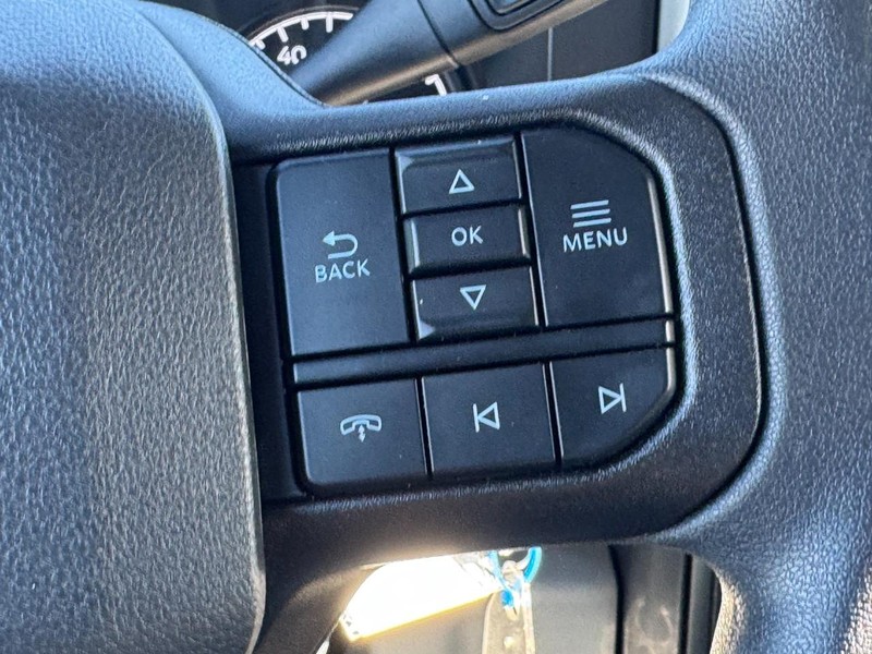 Ford Super Duty F-450 DRW Vehicle Full-screen Gallery Image 14