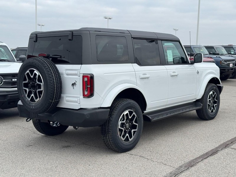 Ford Bronco Vehicle Image 03
