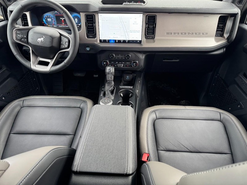 Ford Bronco Vehicle Image 06