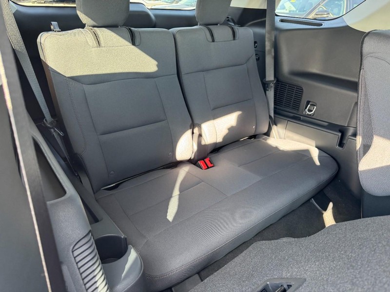 Ford Explorer Vehicle Image 06