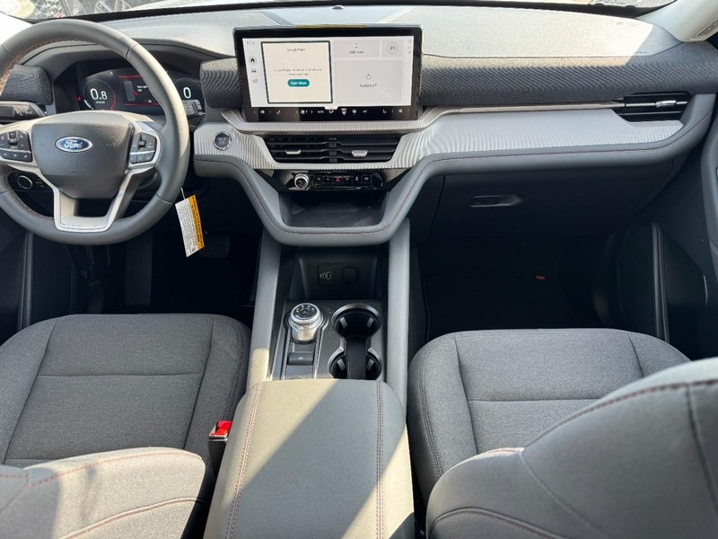 Ford Explorer Vehicle Image 07