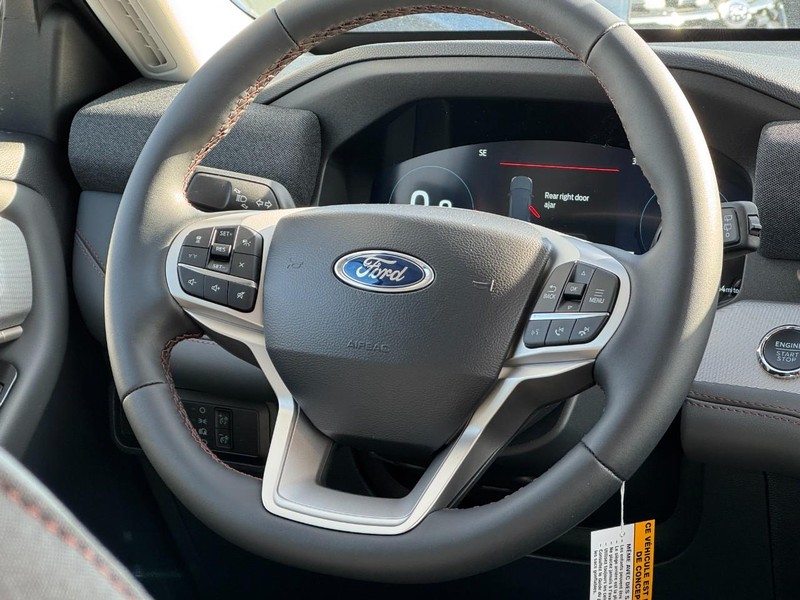 Ford Explorer Vehicle Image 08