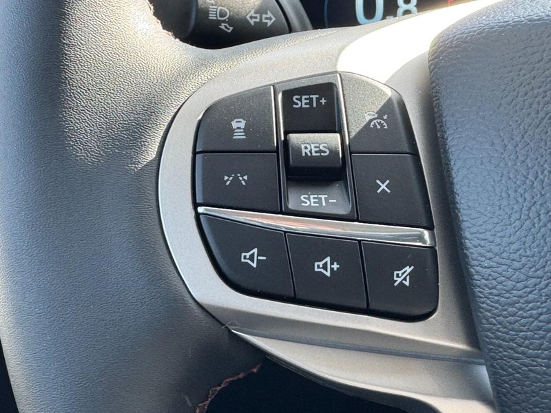 Ford Explorer Vehicle Image 14