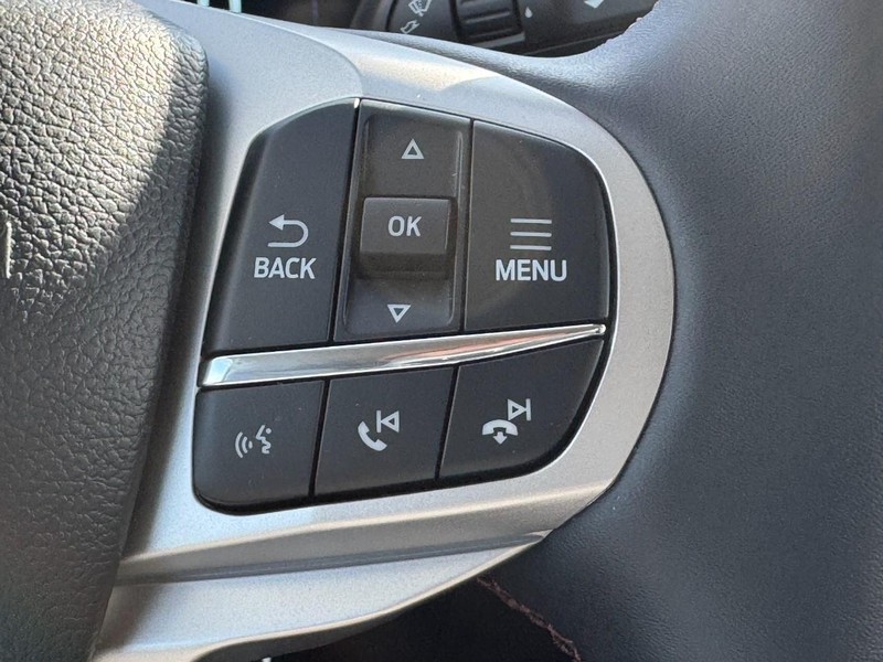 Ford Explorer Vehicle Image 15