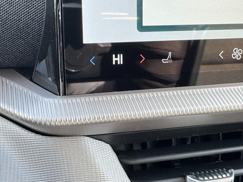 Ford Explorer Vehicle Image 17