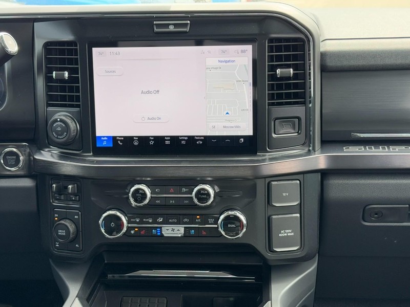 Ford Super Duty F-350 SRW Vehicle Full-screen Gallery Image 8