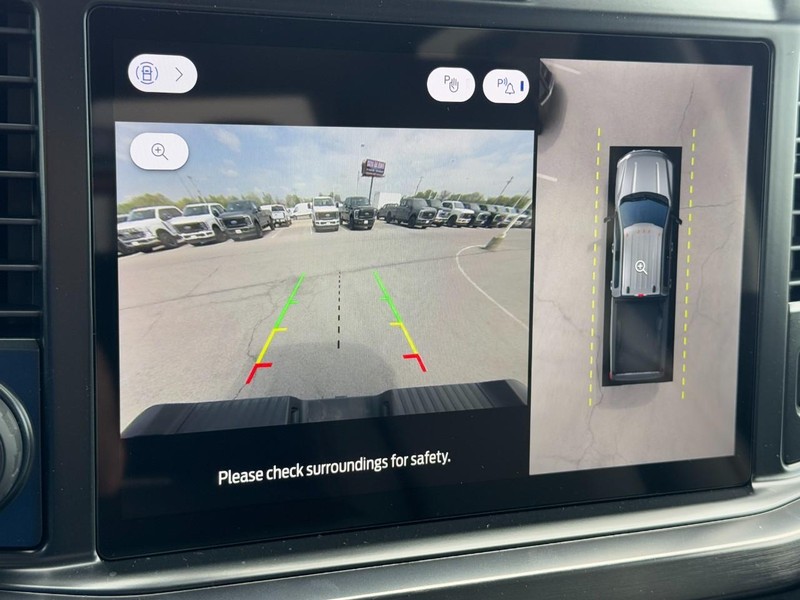 Ford Super Duty F-350 SRW Vehicle Full-screen Gallery Image 15