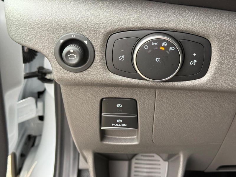 Ford Transit Cargo Van Vehicle Full-screen Gallery Image 16