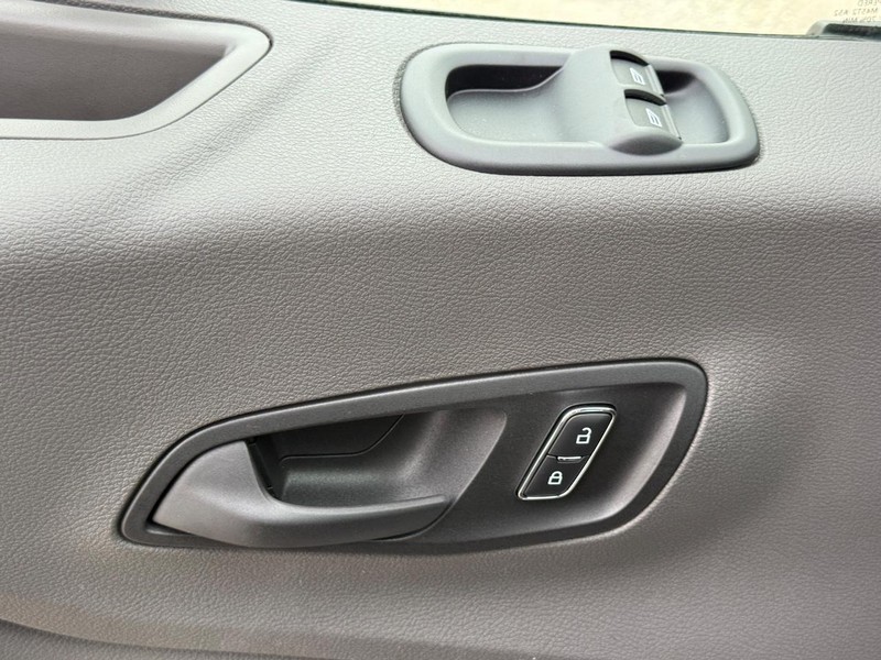 Ford Transit Cargo Van Vehicle Full-screen Gallery Image 17