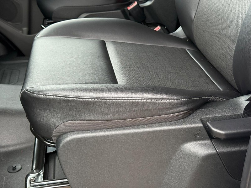 Ford Transit Cargo Van Vehicle Full-screen Gallery Image 18