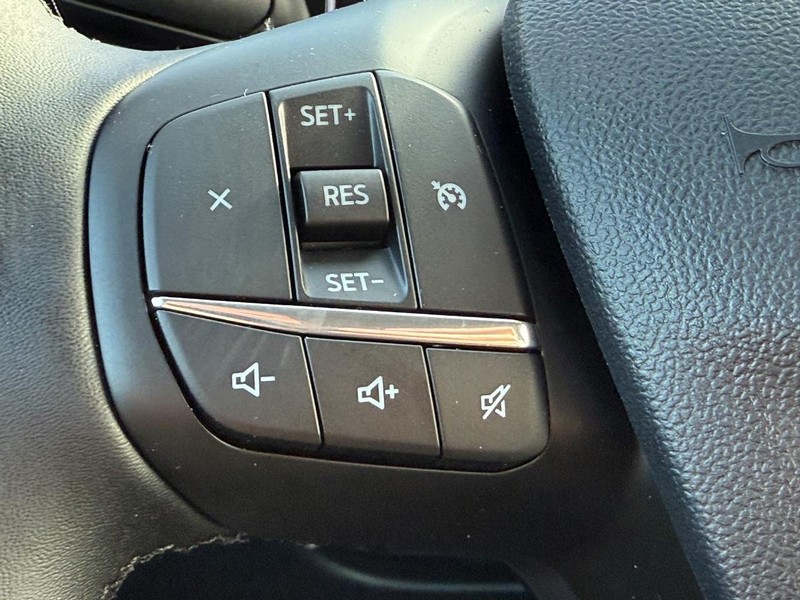 Ford Maverick Vehicle Image 08