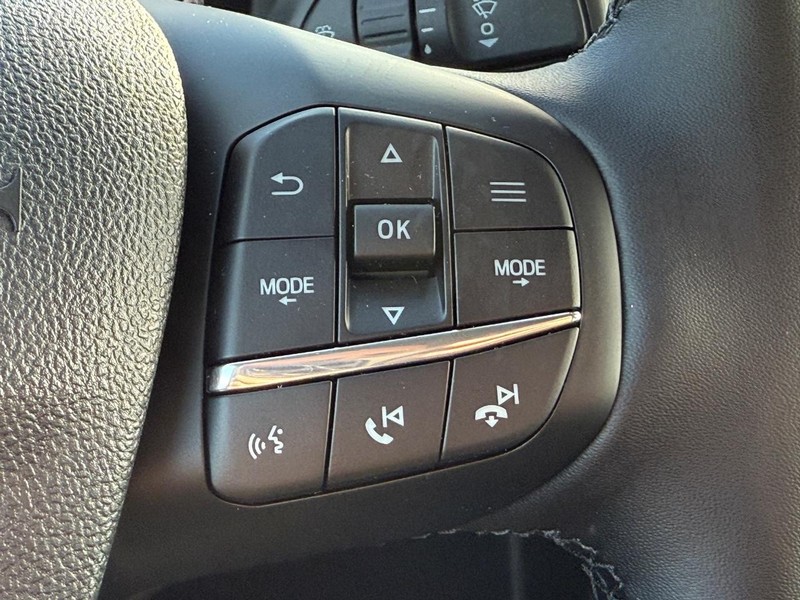 Ford Maverick Vehicle Image 09